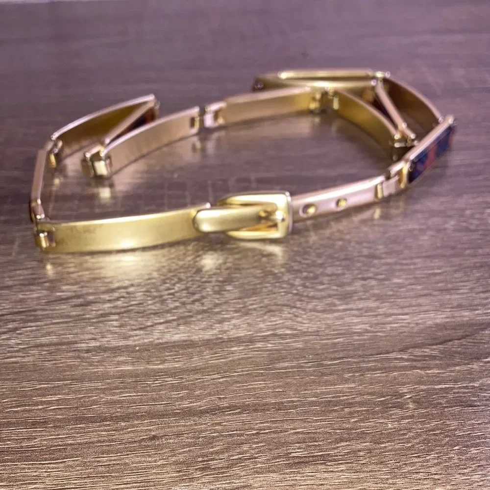 Womens Small Unbranded Vintage Gold Tone Metal Belt